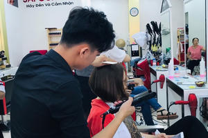 Từ 1/8, dịch vụ Karaoke, may đo, cắt tóc, gội đầu, massage phải đóng thuế 7% 