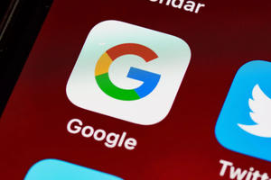 Google tung tính năng mới cho iOS, ngay lập tức khiến người dùng thấy bất an