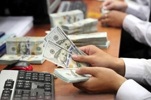 Vụ đổi 100 USD phạt 90 triệu: Quyết định khám xét tiệm vàng là bất hợp pháp?