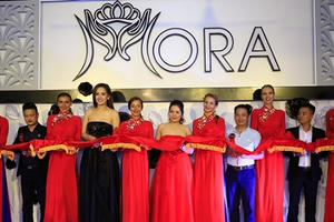 Dàn sao đến Nha Trang chúc mừng thương hiệu thời trang HOANGTU MORA