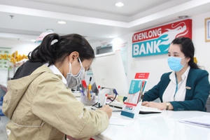 Nhà băng tích cực chia sẻ thiệt hại do dịch Covid-19