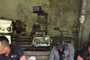 Bắt khẩn cấp “con nợ” đánh sấp mặt nhóm đòi nợ thuê