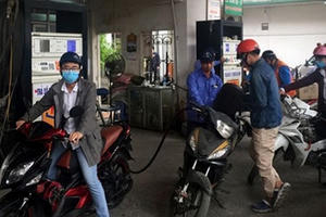 Đầu tuần tới giá xăng trong nước dự kiến sẽ tăng trở lại