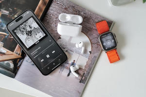 Apple chính thức “mở khoá” 2 tính năng này cho người dùng AirPods và Watch tại Việt Nam