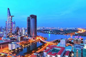 Chuyên gia: Tăng trưởng kinh tế Việt Nam cần giảm phụ thuộc vào FDI và tín dụng ngân hàng