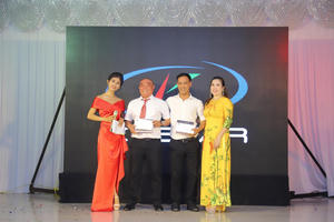 Chơi lớn tặng 2 ô tô cho nhân viên, nữ doanh nhân Lương Thị Xuân nói gì?