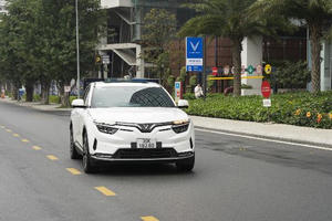 Xuống tiền VinFast VF 8 dịp giáp Tết: Nhận quà lớn, tiết kiệm cả trăm triệu đồng