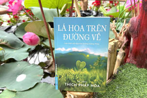 ‘Lá hoa trên đường về’ - Những vấn đáp mở lối tỉnh thức giữa đời sống hiện đại