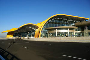 Tạm đóng cửa Cảng hàng không quốc tế Liên Khương để sửa chữa đường băng