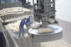 Ngành xi măng năm 2025: Lợi nhuận đảo chiều đạt 360 tỷ đồng, báo động đỏ làn sóng hủy niêm yết