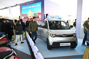 Cục diện thị trường ô tô 2025: Xe điện và xe gầm cao thống trị, VinFast xác lập vị thế dẫn đầu