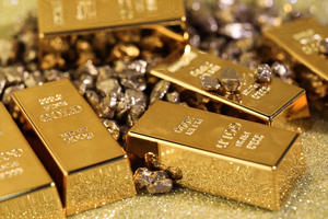 Giá vàng ngày 18/2: Giá vàng thế giới giảm mạnh, xuống dưới ngưỡng 4.900 USD/ounce