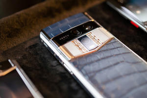 Vì sao Vertu Agent Q “gây sốt” với giới doanh nhân?