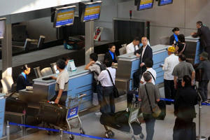 Quy định mới khi đi máy bay: Hành khách phải chịu trách nhiệm pháp lý với hành lý mang theo