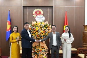 Tổng Biên tập Báo Pháp luật Việt Nam chúc mừng ngành Y tế nhân kỷ niệm 71 năm Ngày Thầy thuốc Việt Nam