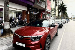 Tiết kiệm tới 25 triệu đồng tiền nhiên liệu mỗi tháng, chủ xe bày tỏ: ‘Biết thế mua VinFast VF 8 sớm hơn’