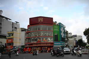 Khai trương cửa hàng lớn nhất của Bảo Tín Mạnh Hải tại Hồ Chí Minh