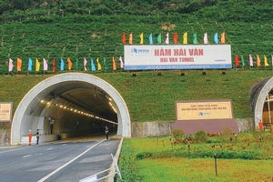 Đầu tư Hạ tầng Giao thông Đèo Cả (HHV): Chào bán thành công hơn 49,7 triệu cổ phiếu, dự chi gần 66 tỷ gom nốt lượng cổ phiếu 'ế'