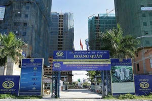 Địa ốc Hoàng Quân (HQC) phát hành cổ phiếu hoán đổi 500 tỷ đồng nợ: Lãi ròng 2025 vượt kế hoạch, doanh thu cốt lõi sụt giảm