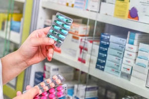 Thay đổi địa điểm kinh doanh dược có cần xin cấp lại Giấy chứng nhận đủ điều kiện kinh doanh dược?