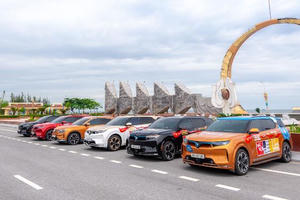 Ưu đãi lên tới 13% giá xe, miễn phí sạc 3 năm: Những đặc quyền khó chối từ cho khách hàng ‘tậu’ VinFast VF 9 trong tháng 3