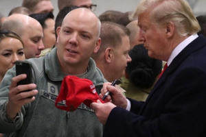 Bão táp chờ ông Donald Trump