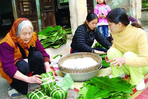 Chiếc bánh chưng của mẹ gợi nhớ ký ức thắm đượm hồn quê