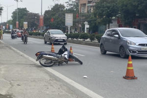 Thanh niên "thông chốt" kiểm tra nồng độ cồn, đâm ngã CSGT