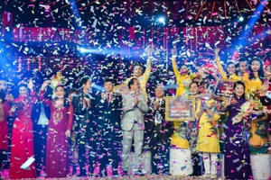 Bình Tinh xuất sắc trở thành quán quân Sao nối ngôi mùa đầu tiên Bình Tinh xuất sắc trở thành quán quân Sao nối ngôi mùa đầu tiên