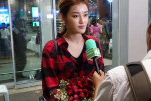 Huyền My được chào đón không thua kém Sao Hollywood tại Myanmar