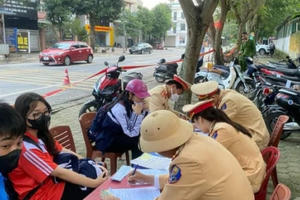 Nghệ An: Nhiều học sinh vi phạm luật giao thông bị xử lý