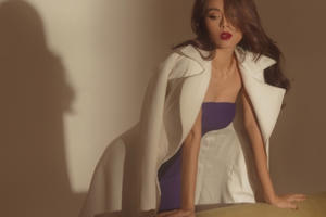 "Kiều nữ làng hài" Nam Thư đốt mắt người nhìn với bộ ảnh thời trang quyến rũ