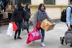 Đừng “làm khó” người dân về quê đón Tết