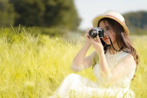 Này cô gái, em “sống ảo” ít thôi được không?