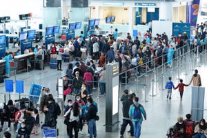 Quản lý, bảo đảm an ninh, trật tự tại cửa khẩu đường hàng không