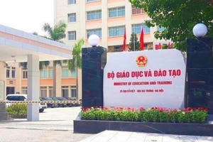 Bộ GD&ĐT lên tiếng về việc các trung tâm phải tạm dừng thi chứng chỉ ngoại ngữ