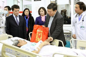 Tết Nguyên đán, các bệnh viện phục vụ người bệnh như ngày thường