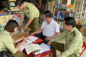 Quảng Bình: Thu giữ 2.650 bao thuốc lá “giả” nhãn hiệu WHITE HORSE Quảng Bình: Thu giữ 2.650 bao thuốc lá “giả” nhãn hiệu WHITE HORSE