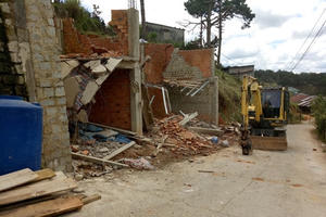 Lâm Đồng: Cưỡng chế công trình xây dựng trái phép Lâm Đồng: Cưỡng chế công trình xây dựng trái phép