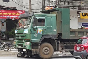 Hà Giang: Va chạm giữa xe tải và xe máy, 2 người thương vong