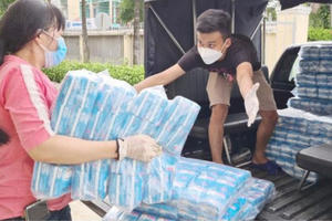 “Món hàng đặc biệt” ở khu cách ly “Món hàng đặc biệt” ở khu cách ly