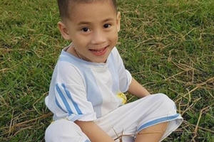 Tìm kiếm bé trai mất tích khi đi chơi cùng ông nội