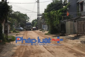 Vĩnh Phúc: Xe chở đất hoành hành, nhiều tuyến đường “nát tươm”