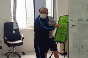 Người Thái theo sát thầy Park, tuyển Việt Nam: Đua mọi lúc!