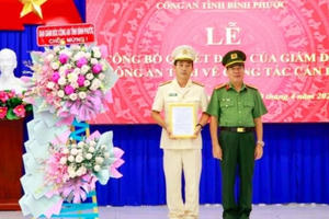 Thượng tá Lê Tiến Huyên được bổ nhiệm giữ chức Trưởng công an huyện Bù Đốp