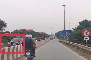 Xe biển xanh 99A ngang nhiên chạy ngược chiều trên quốc lộ 38