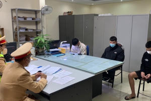 Sơn La: Xử lý nhóm đối tượng đi xe lạng lách, đánh võng, chống người thi hành công vụ Sơn La: Xử lý nhóm đối tượng đi xe lạng lách, đánh võng, chống người thi hành công vụ