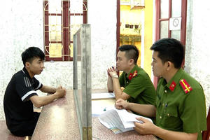 Khởi tố, bắt tạm giam đối tượng lái xe máy tông thẳng vào cán bộ CSGT