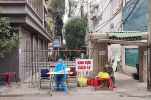 Hà Nội: Cách ly, phong tỏa thêm 1 ngôi nhà và 2 quán cà phê
