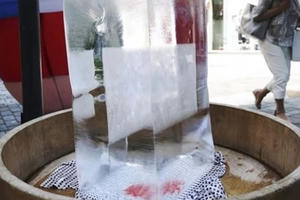 Ít nhất 15 người thiệt mạng, 12.000 người nhập viện vì nắng nóng ở Nhật